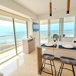 Moderno Apartasuit, vista al mar con dos balcones