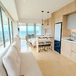 Moderno Apartasuit, vista al mar con dos balcones