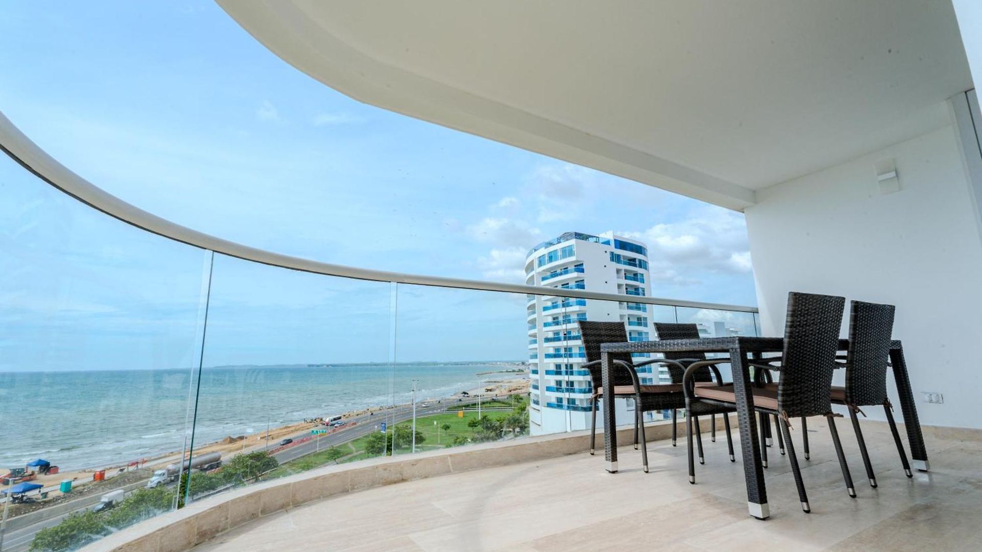 Apartamento Moderno Apartasuit, Vista Al Mar Con Dos Balcones